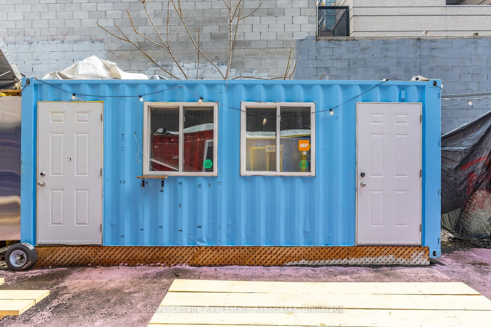 617 Queen Street W - Photo 17