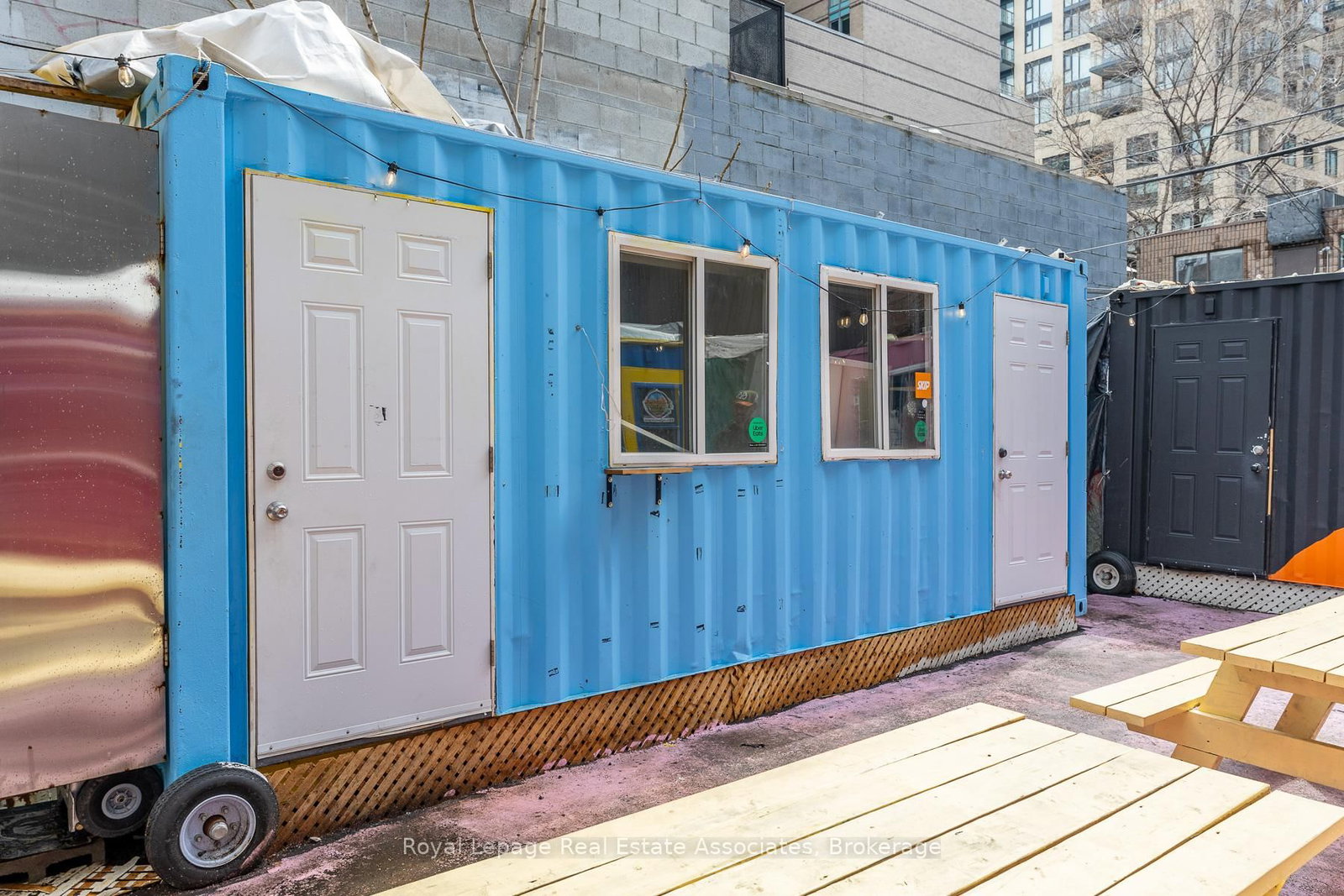 617 Queen Street W - Photo 18