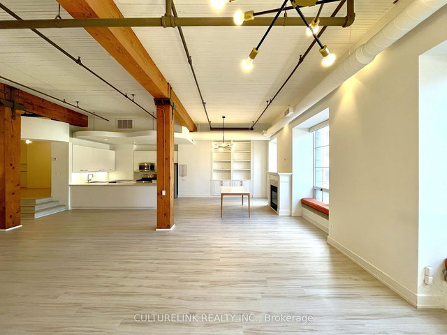 201 - 781 King Street W