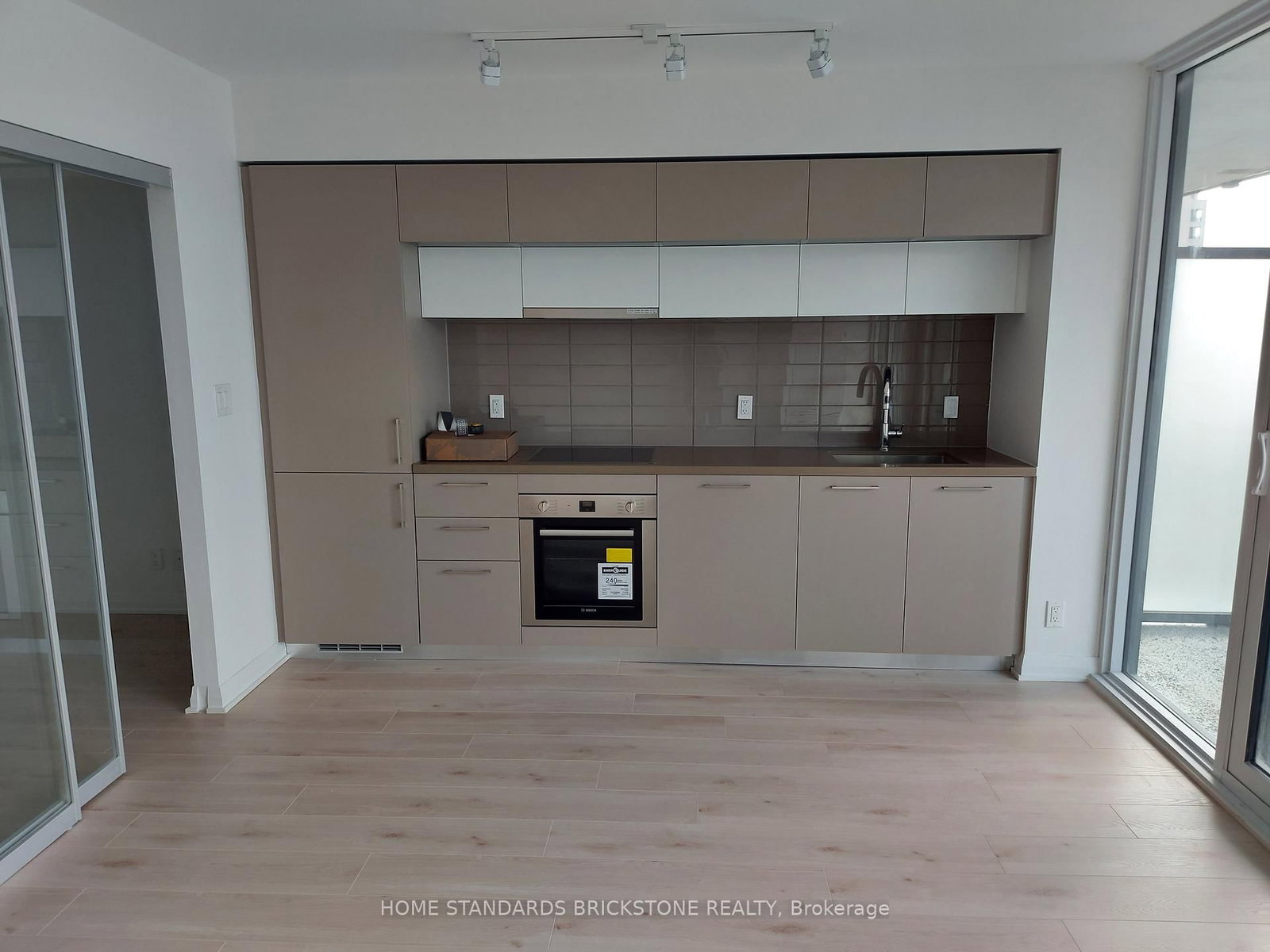 99 foxbar Road, Unit 605