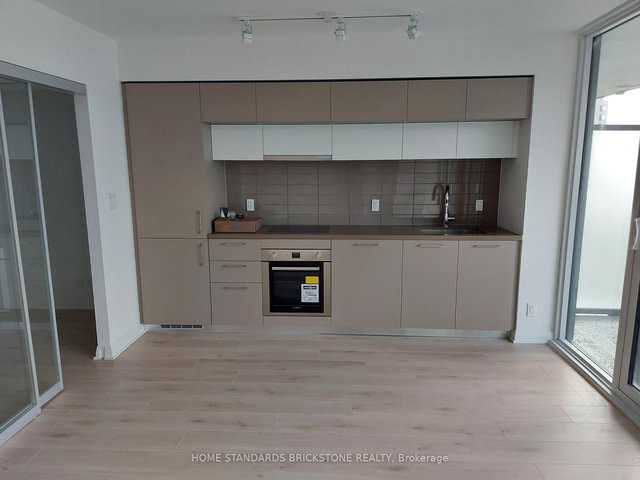 605 - 99 foxbar Road