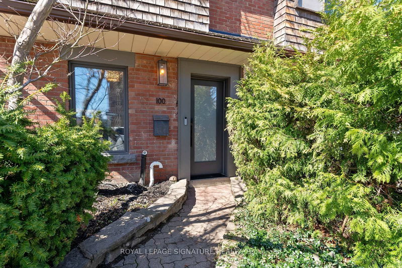 100 Sussex Ave, Toronto, M5S 1K3 | Image 2
