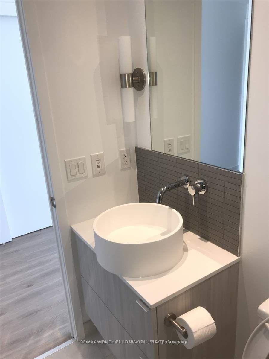 161 Roehampton Avenue, Unit 1204 - Photo 8