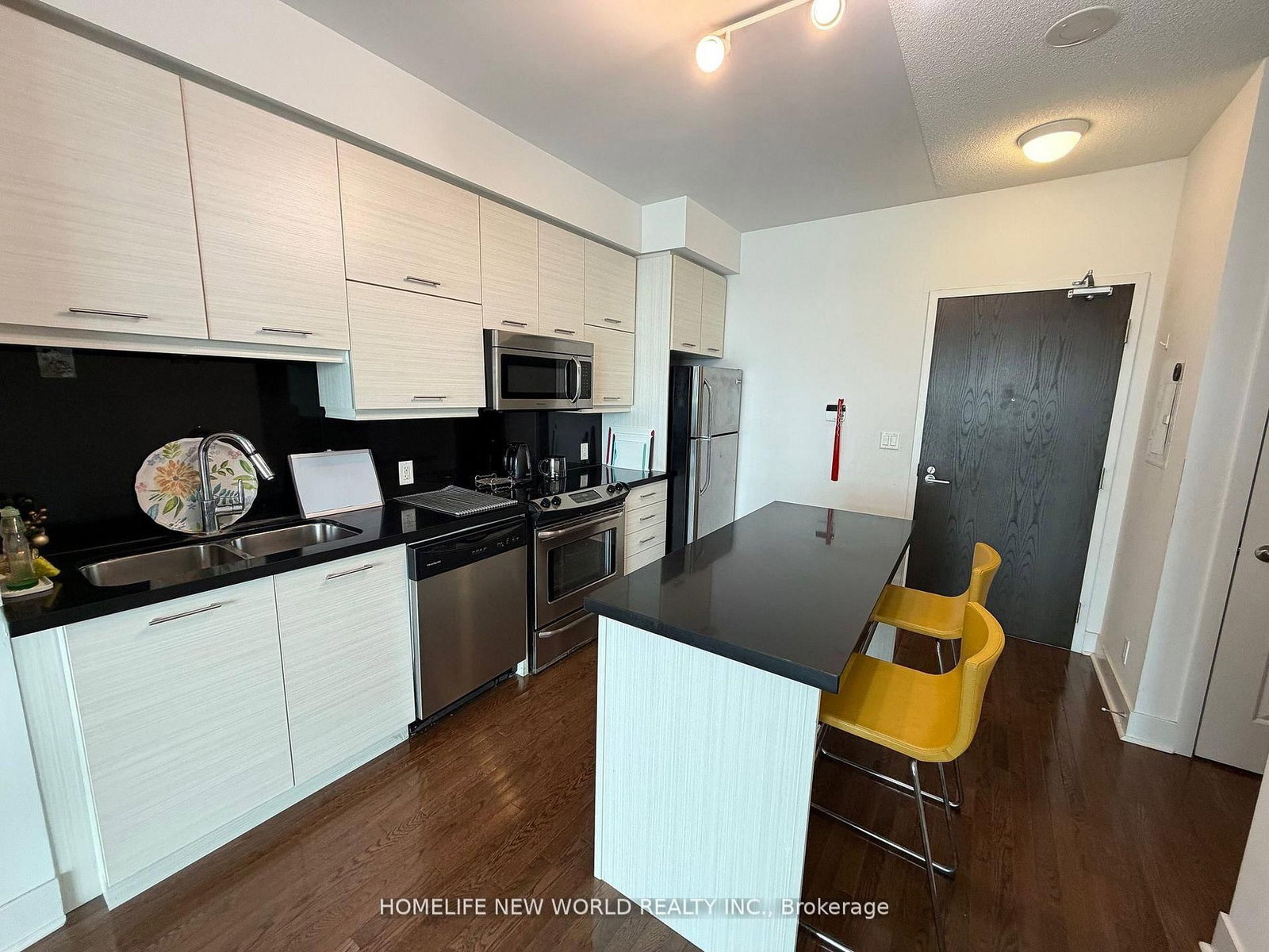 26 Norton Avenue, Unit 1604 - Photo 3