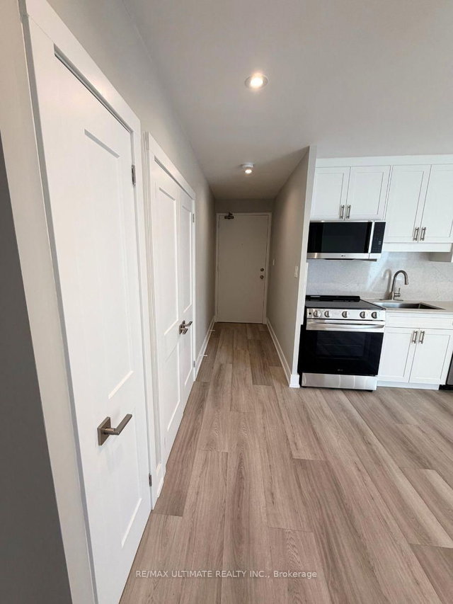 303 - 699 Balliol Street