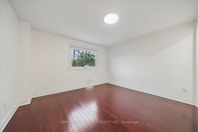 Main Floor & upper Floor - 16 Flavian Crescent