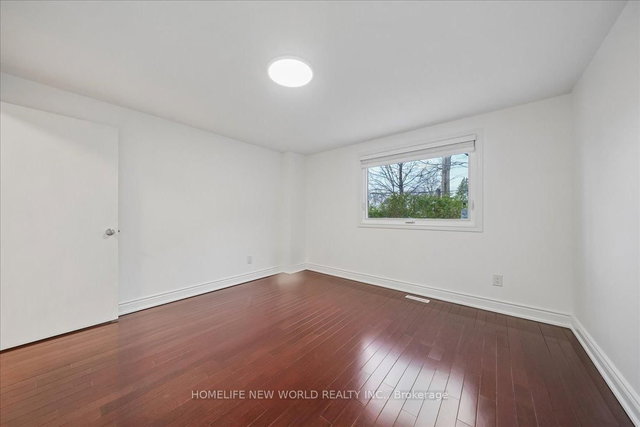 Main Floor & upper Floor - 16 Flavian Crescent