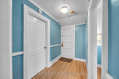 Unit Third Floor — 896 Avenue Road — photo 3