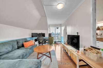 Unit Third Floor — 896 Avenue Road — photo 6