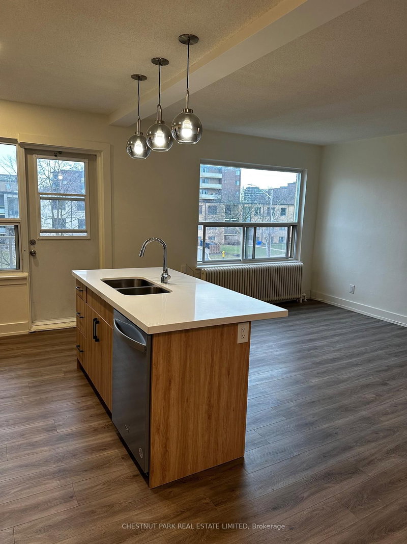 9 - 6 Wingreen Crt, Toronto, M3B 1B9 | Image 3