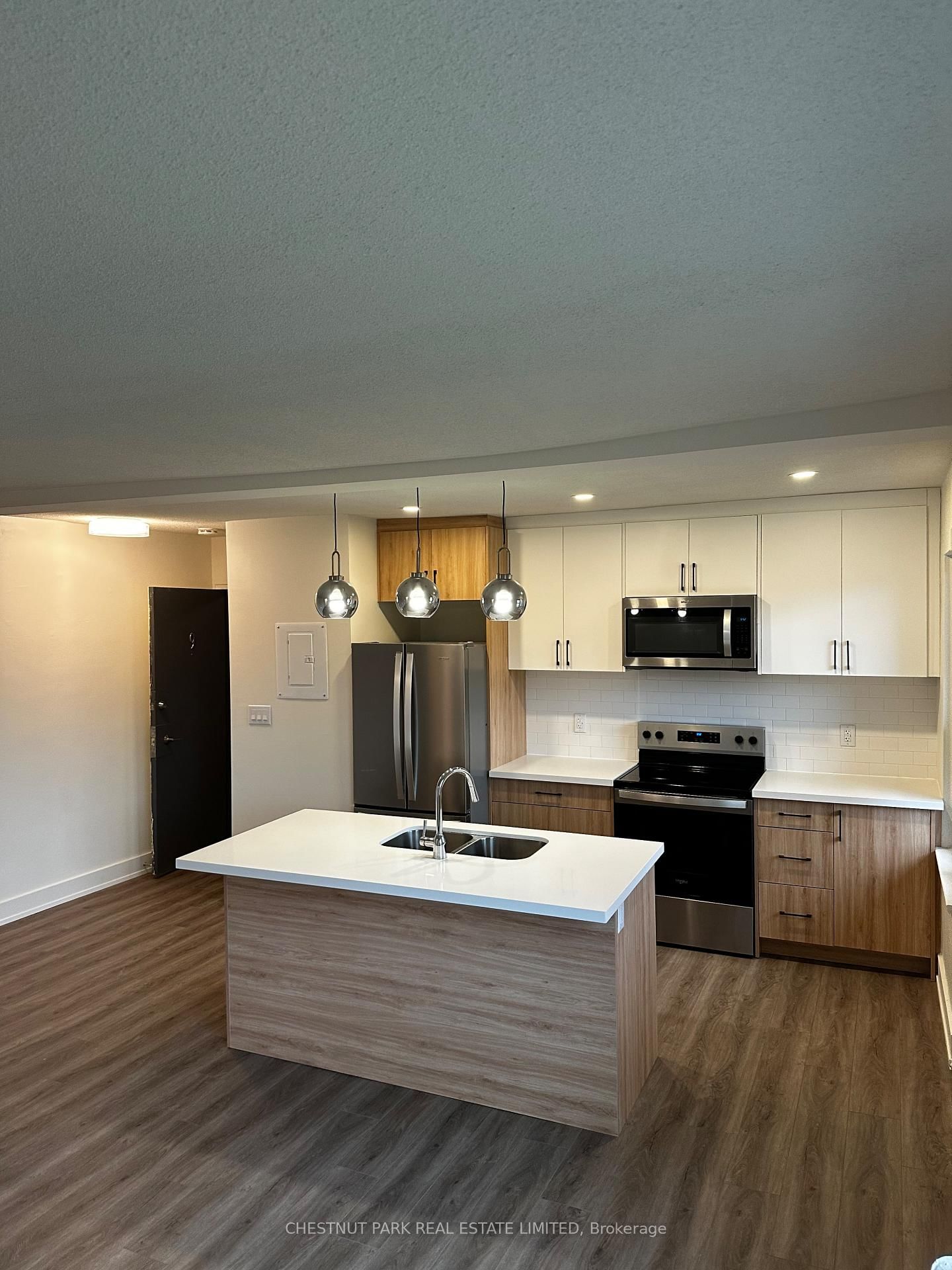 6 Wingreen Court, Unit 9 - Photo 4