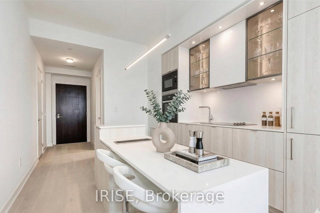 5710 - 11 Yorkville Avenue