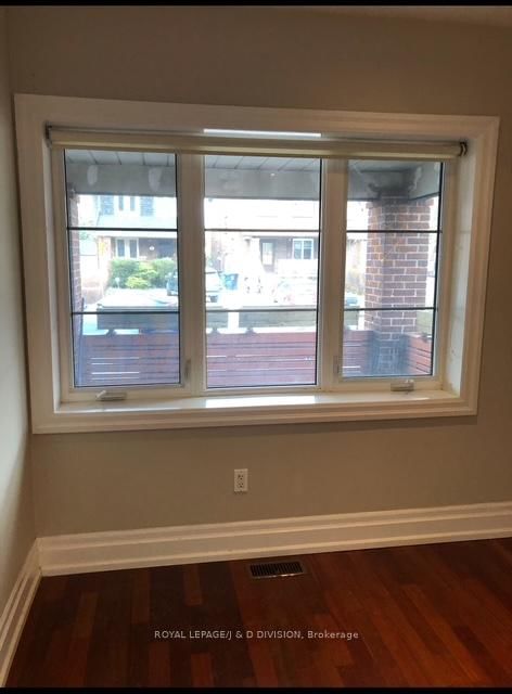 31 Ranleigh Avenue, Unit Main - Photo 12