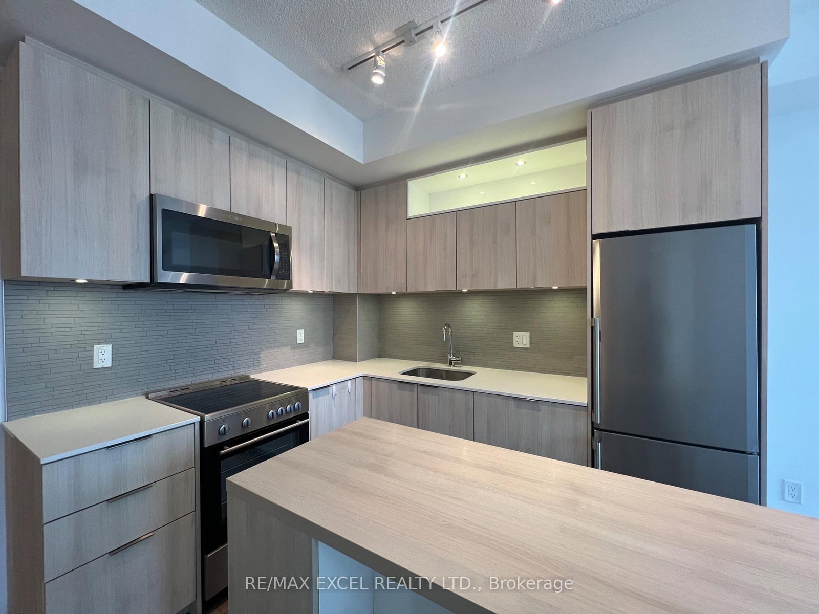 50 Forest Manor Road, Unit 607 - Photo 7