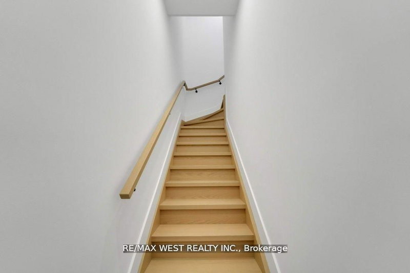 661 Winona Dr, Toronto, M6C 3V6 | Image 3