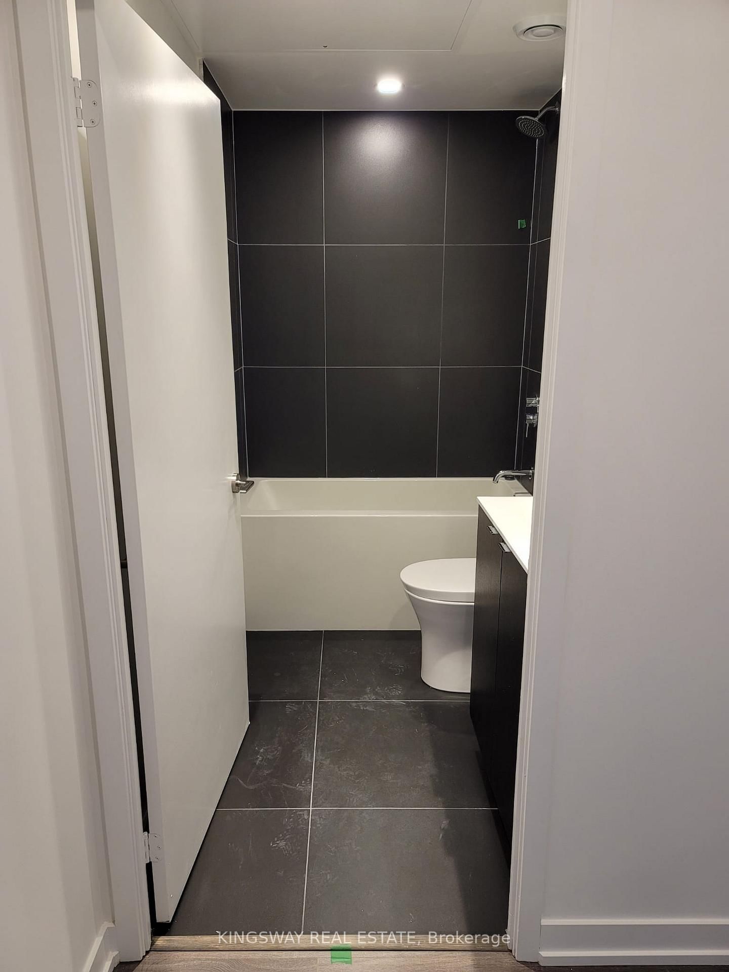 20 Edward Street, Unit 923 - Photo 18