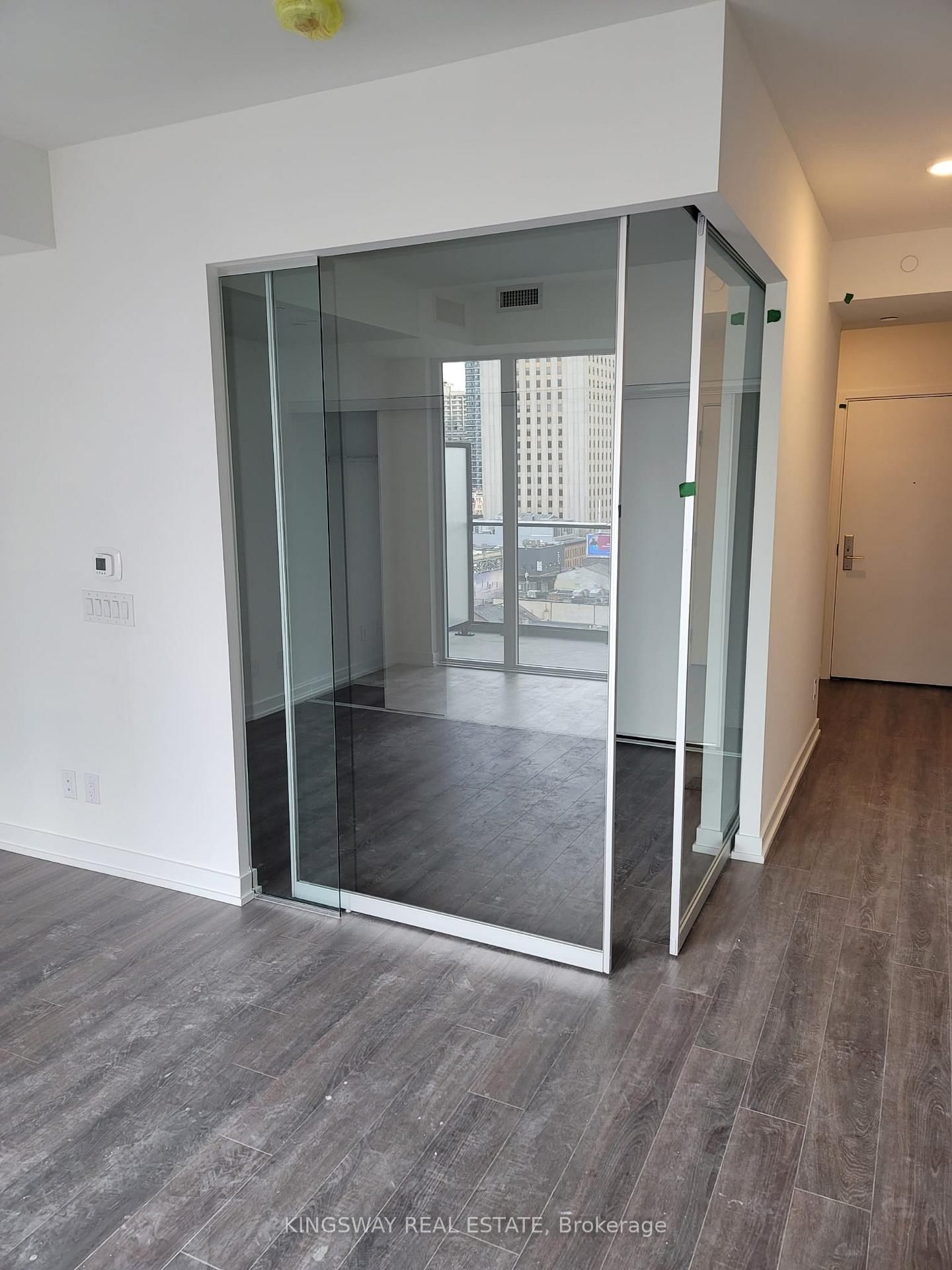 20 Edward Street, Unit 923 - Photo 5