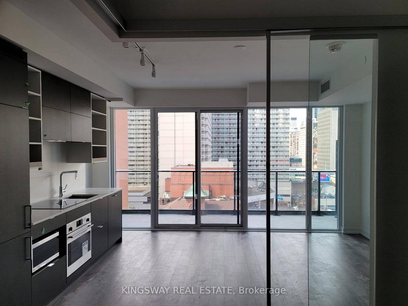 20 Edward Street, Unit 923 - Photo 9