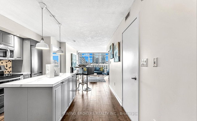 1505 - 25 Capreol Court