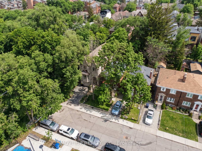226 Glengarry Ave, Toronto, M5M 1E4 | Image 3