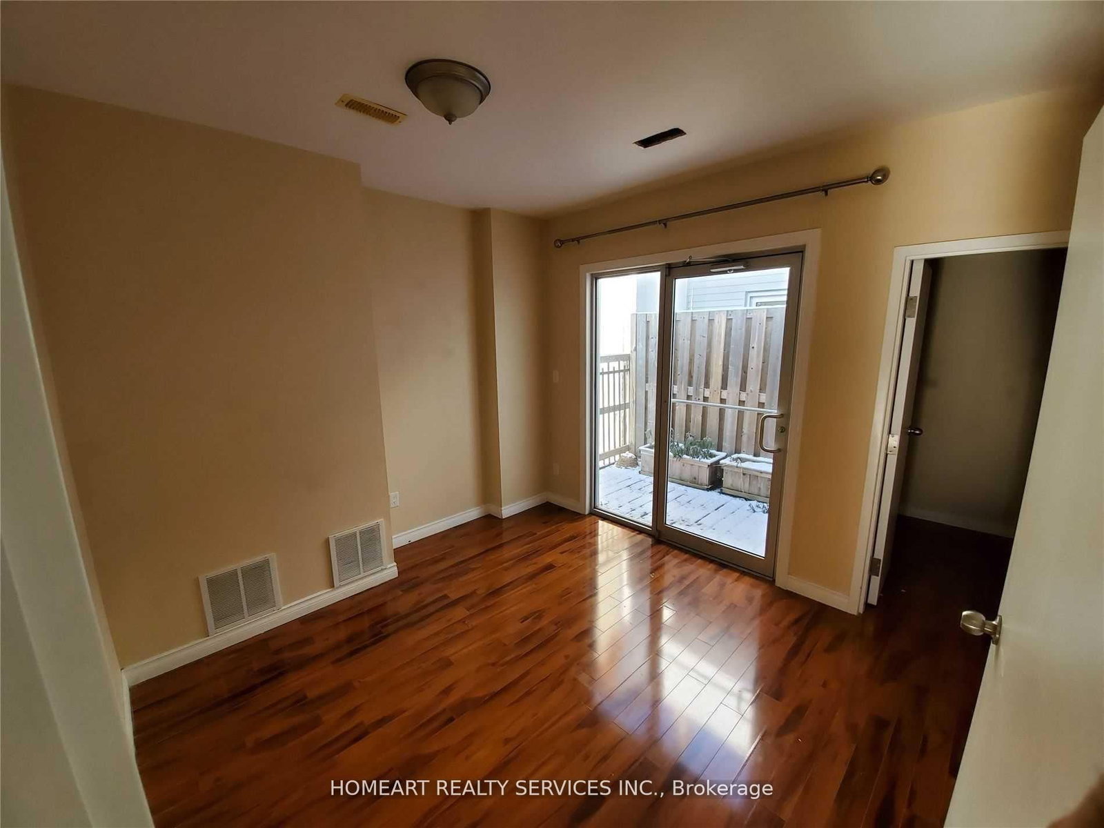 781 Queen Street W - Photo 8