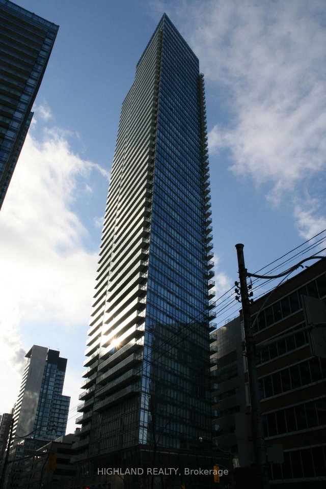2510 - 832 Bay Street