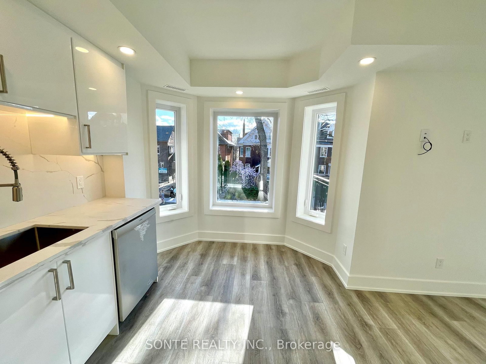 333 Palmerston Boulevard, Unit #201 - Photo 10