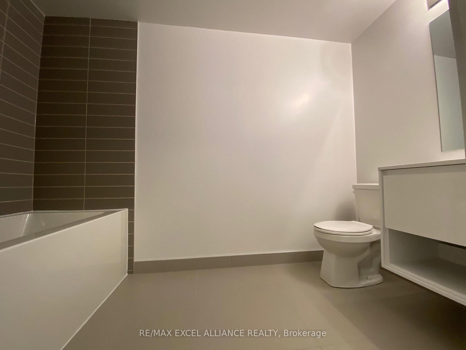 159 Wellesley Street, Unit 1806 - Photo 17