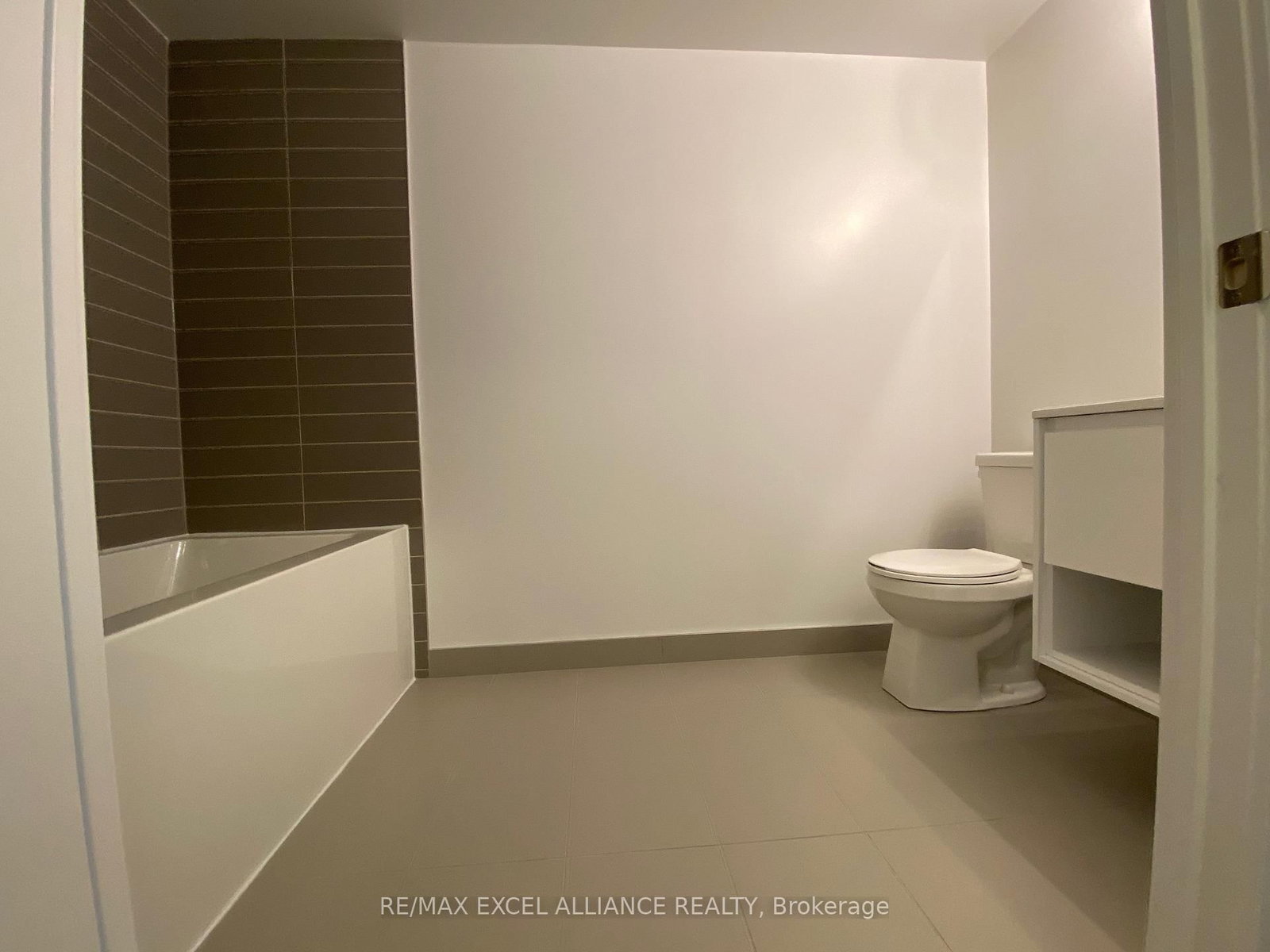 159 Wellesley Street, Unit 1806 - Photo 18