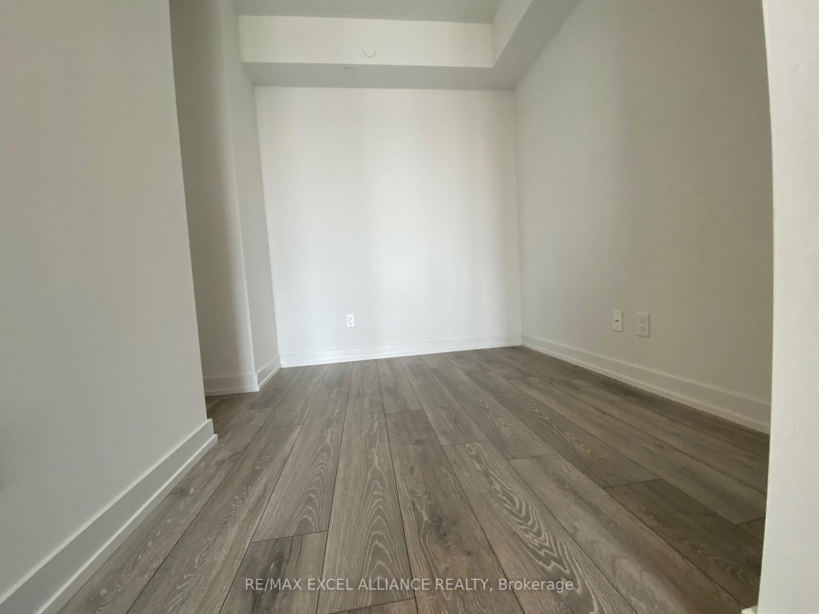 159 Wellesley Street, Unit 1806 - Photo 6