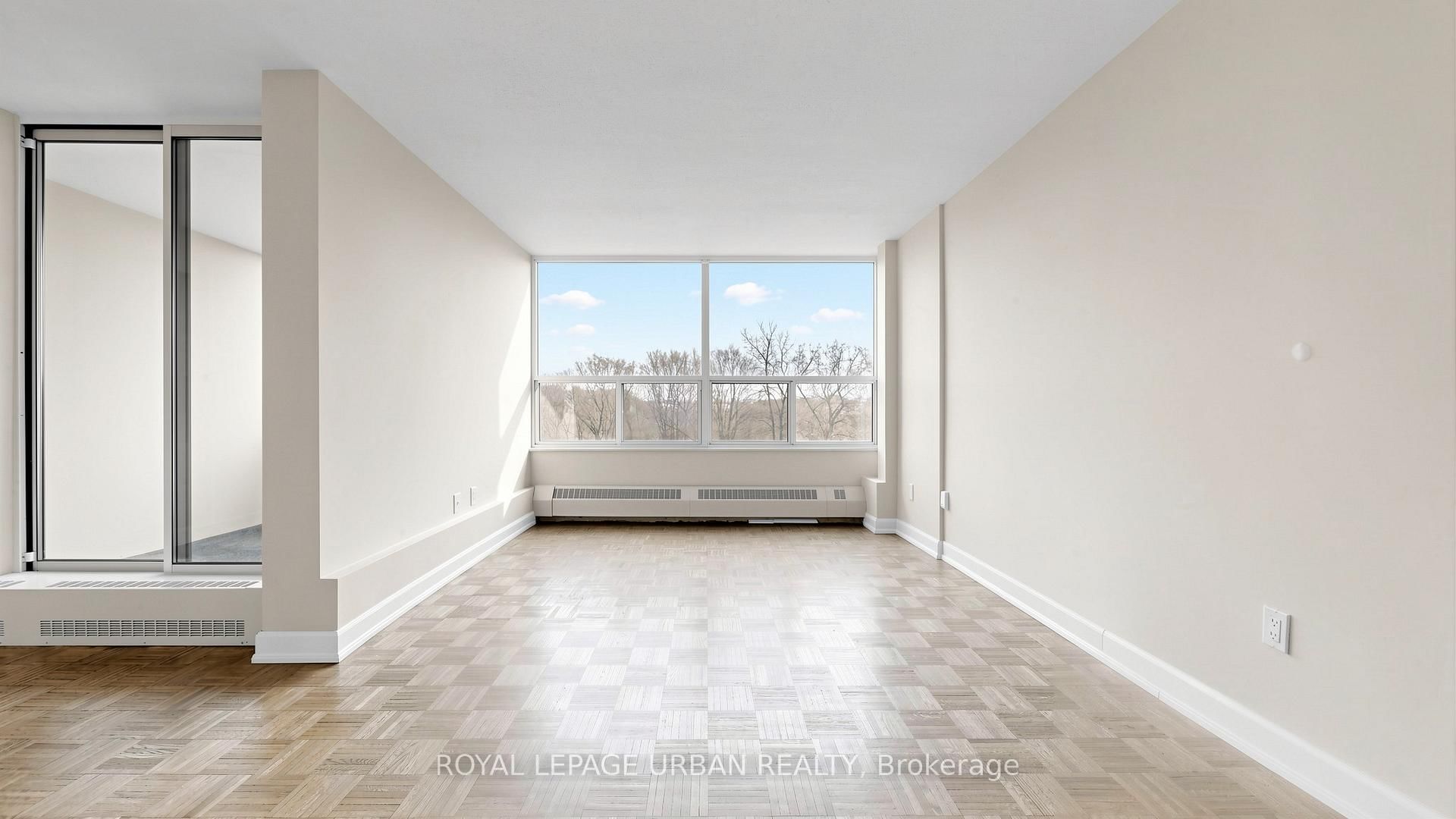 60 Pavane Linkway, Unit 602