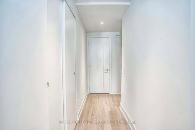 1906-8 Cumberland Street, Toronto, Ontario image-0-4