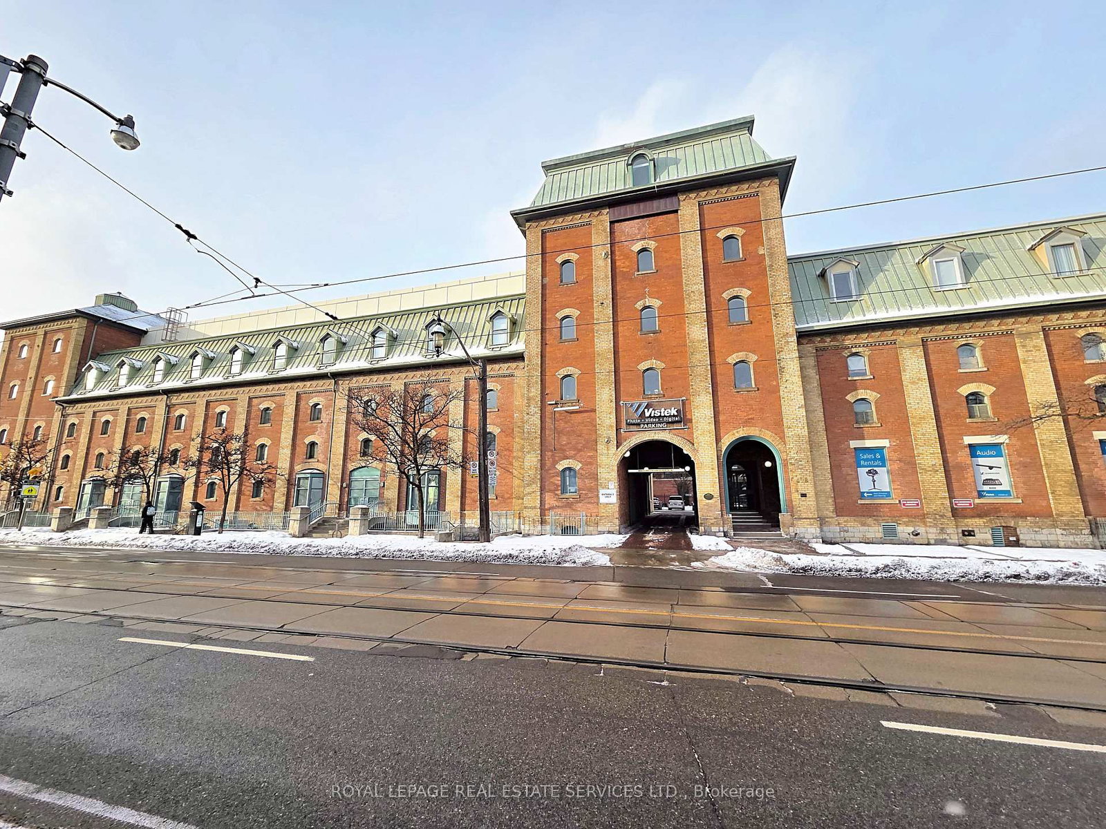 457 Queen Street E, Unit Main - Photo 12