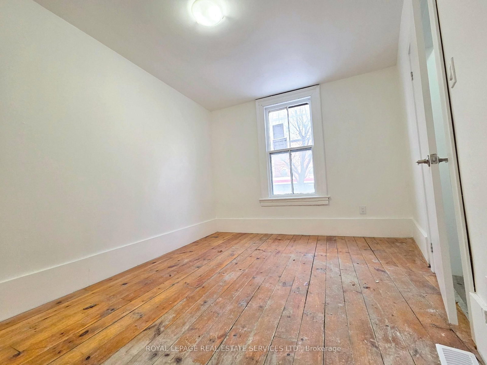 457 Queen Street E, Unit Main - Photo 4