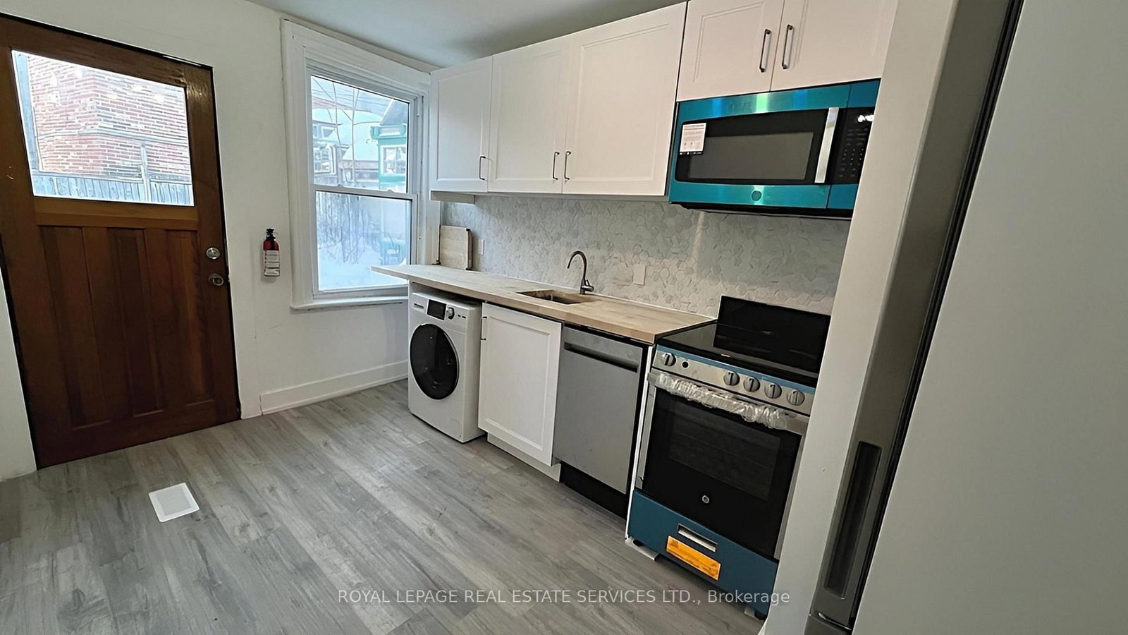 457 Queen Street E, Unit Main - Photo 6
