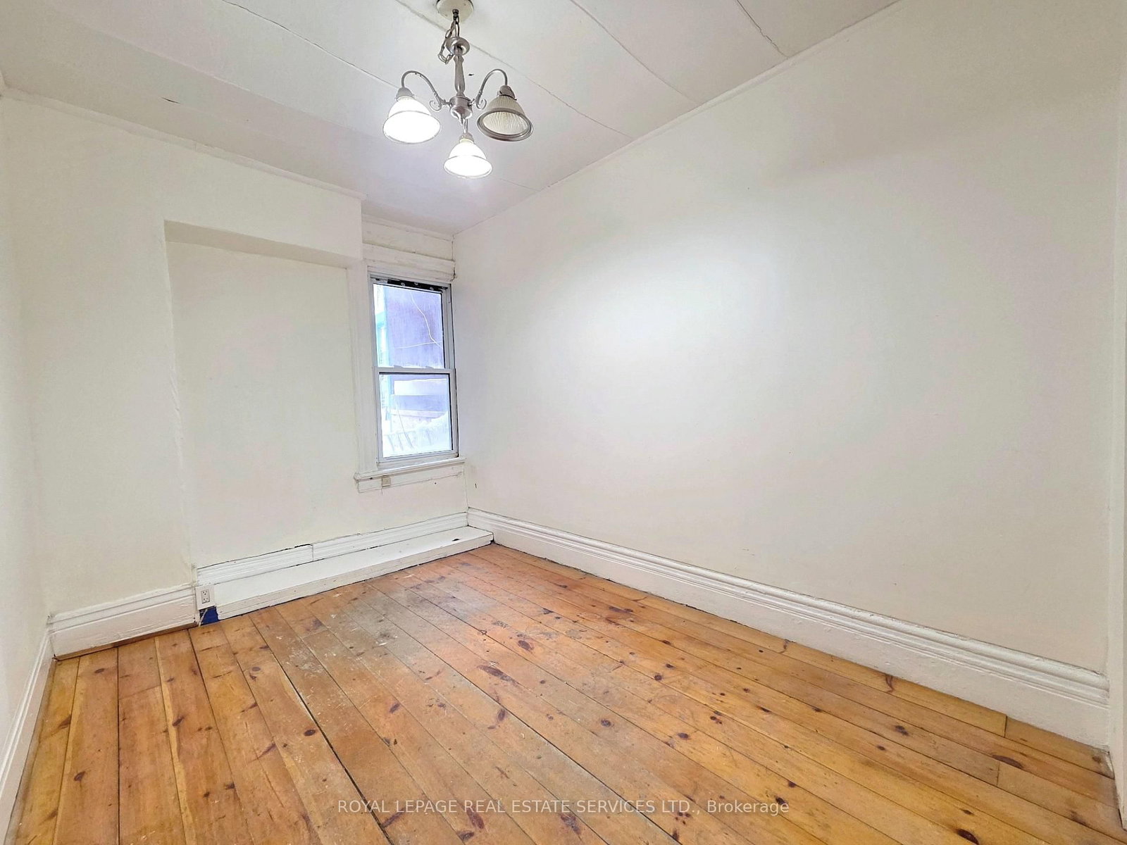 457 Queen Street E, Unit Main - Photo 9