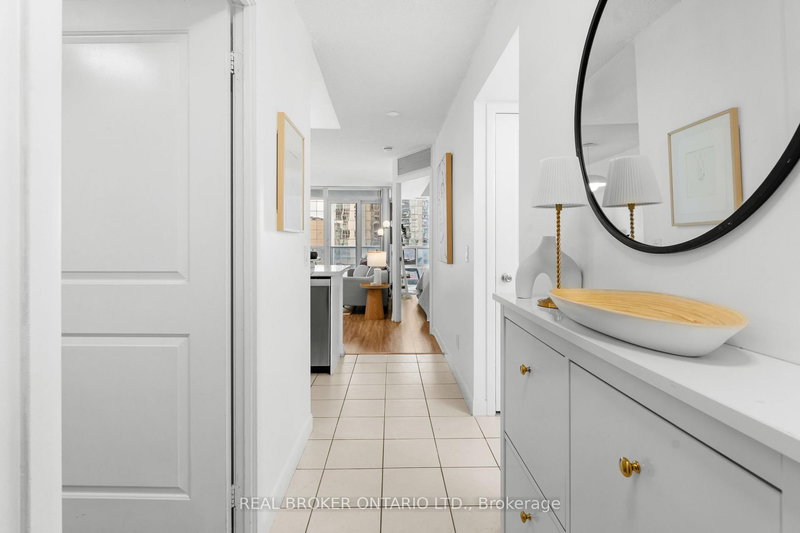 701 - 4978 Yonge St, Toronto, M2N 7G8 | Image 2