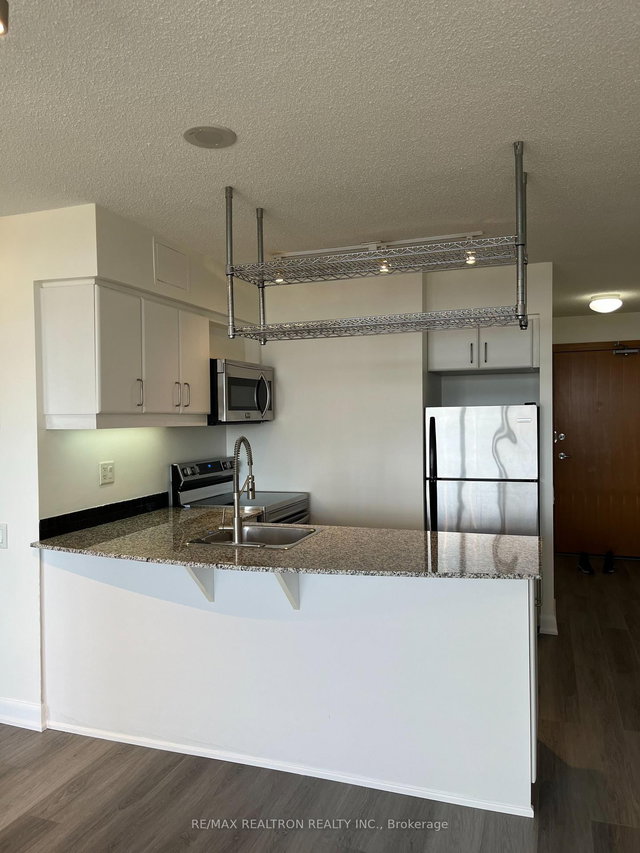 2512 - 33 Sheppard Avenue E