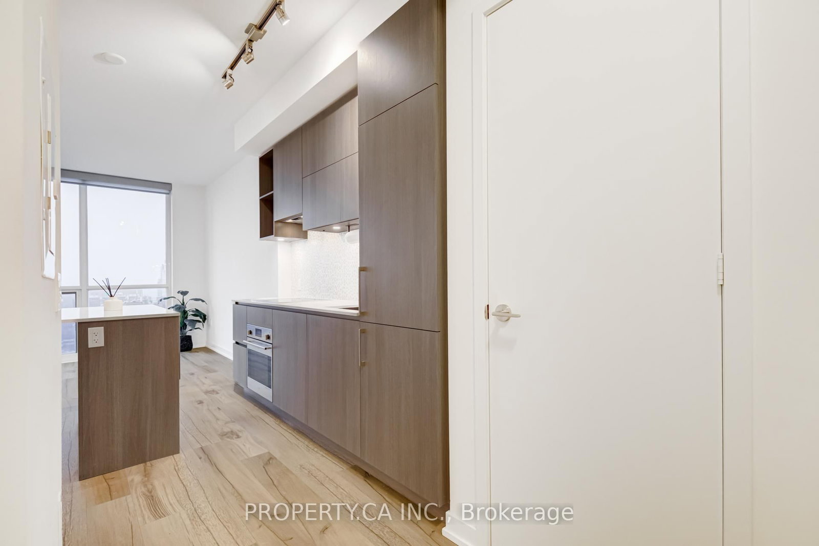 1 Yorkville Avenue, Unit 1710 - Photo 15