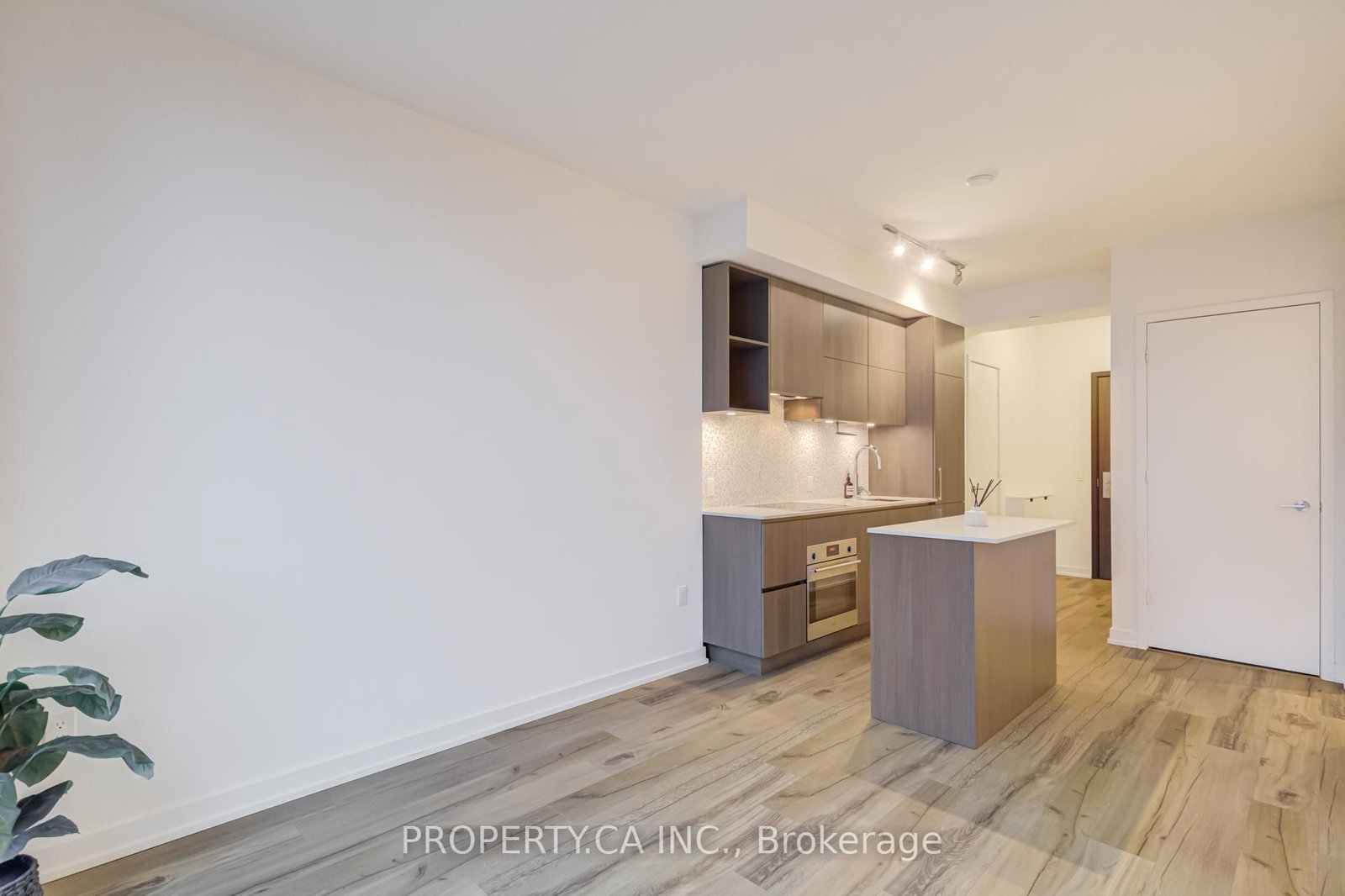 1 Yorkville Avenue, Unit 1710 - Photo 26