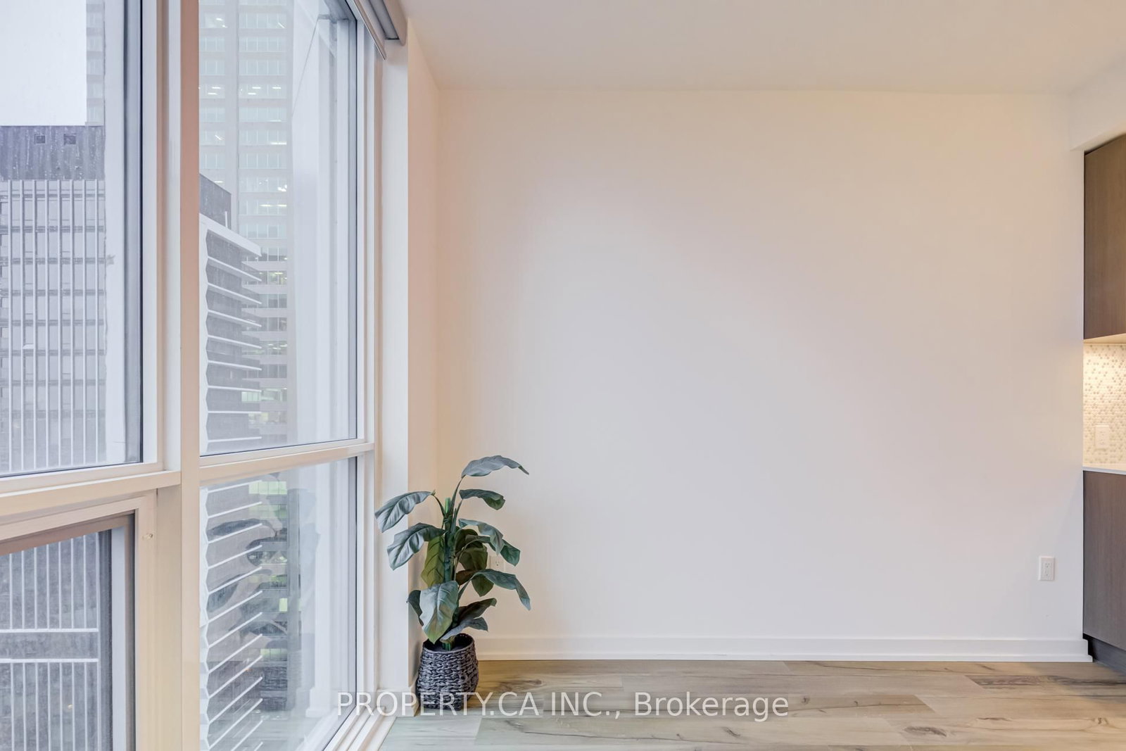 1 Yorkville Avenue, Unit 1710 - Photo 27