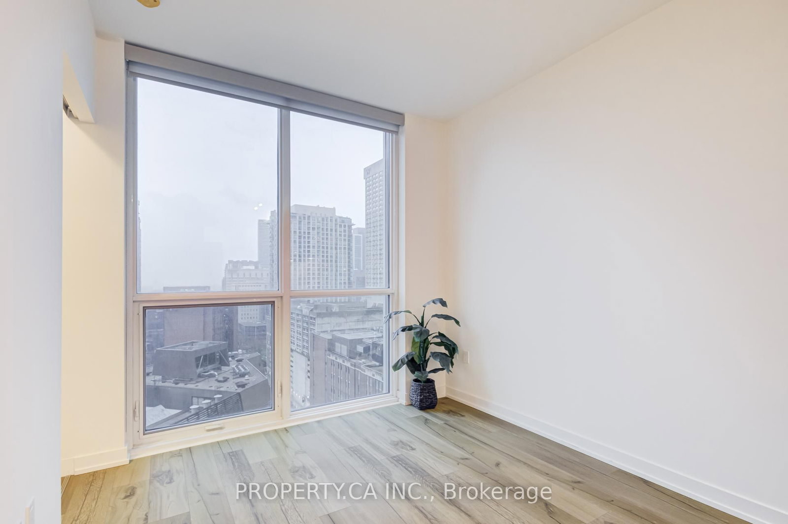 1 Yorkville Avenue, Unit 1710 - Photo 28