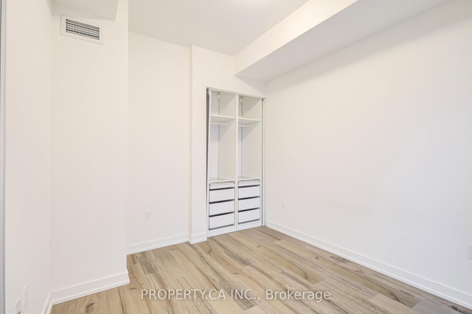 1 Yorkville Avenue, Unit 1710 - Photo 33