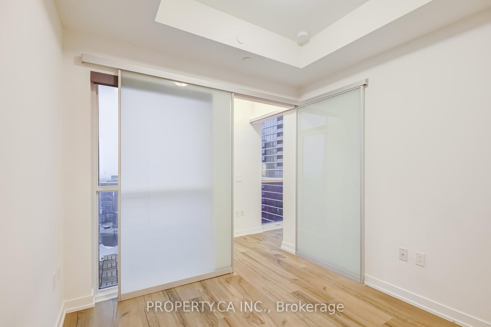 1 Yorkville Avenue, Unit 1710 - Photo 37