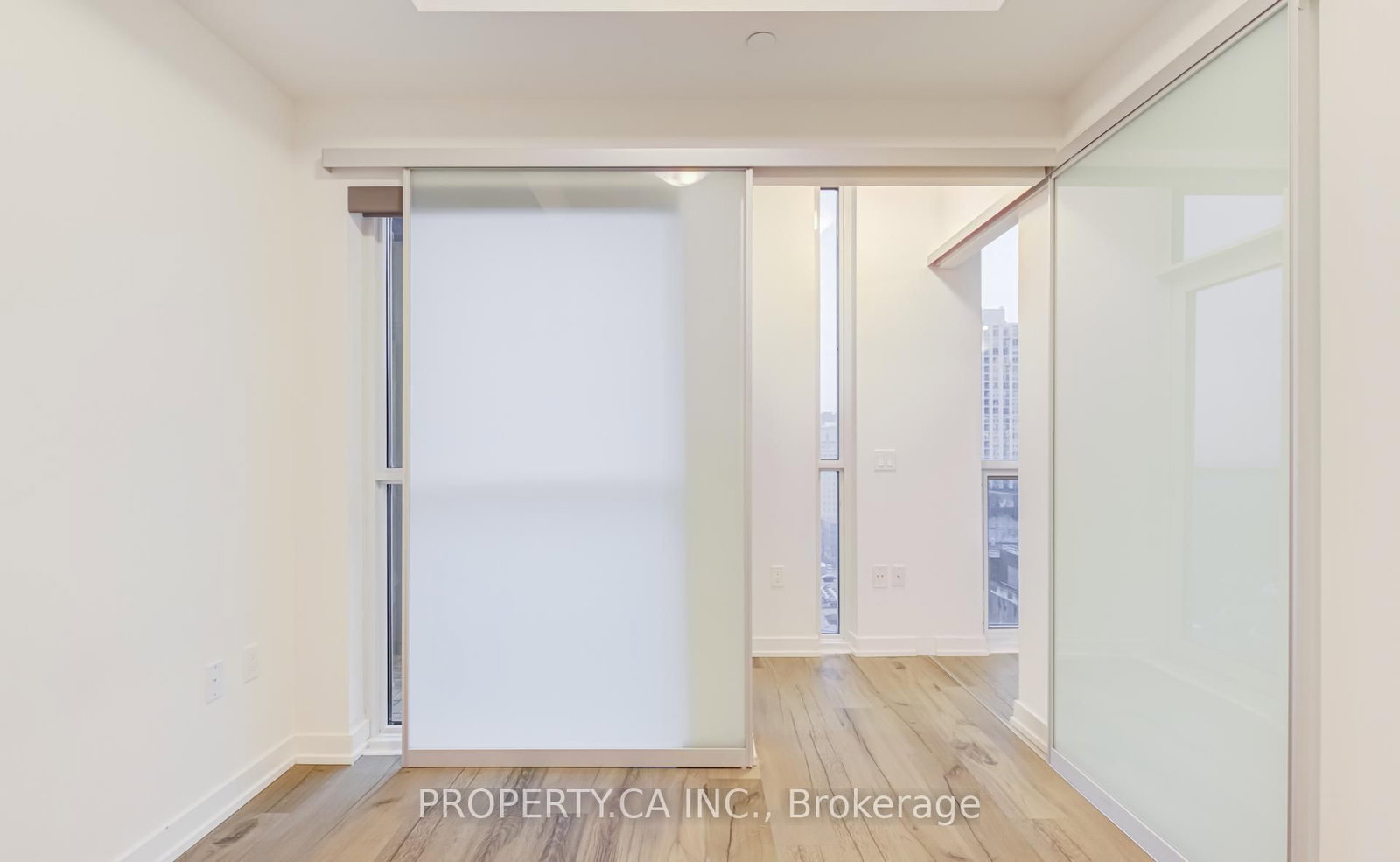 1 Yorkville Avenue, Unit 1710 - Photo 38