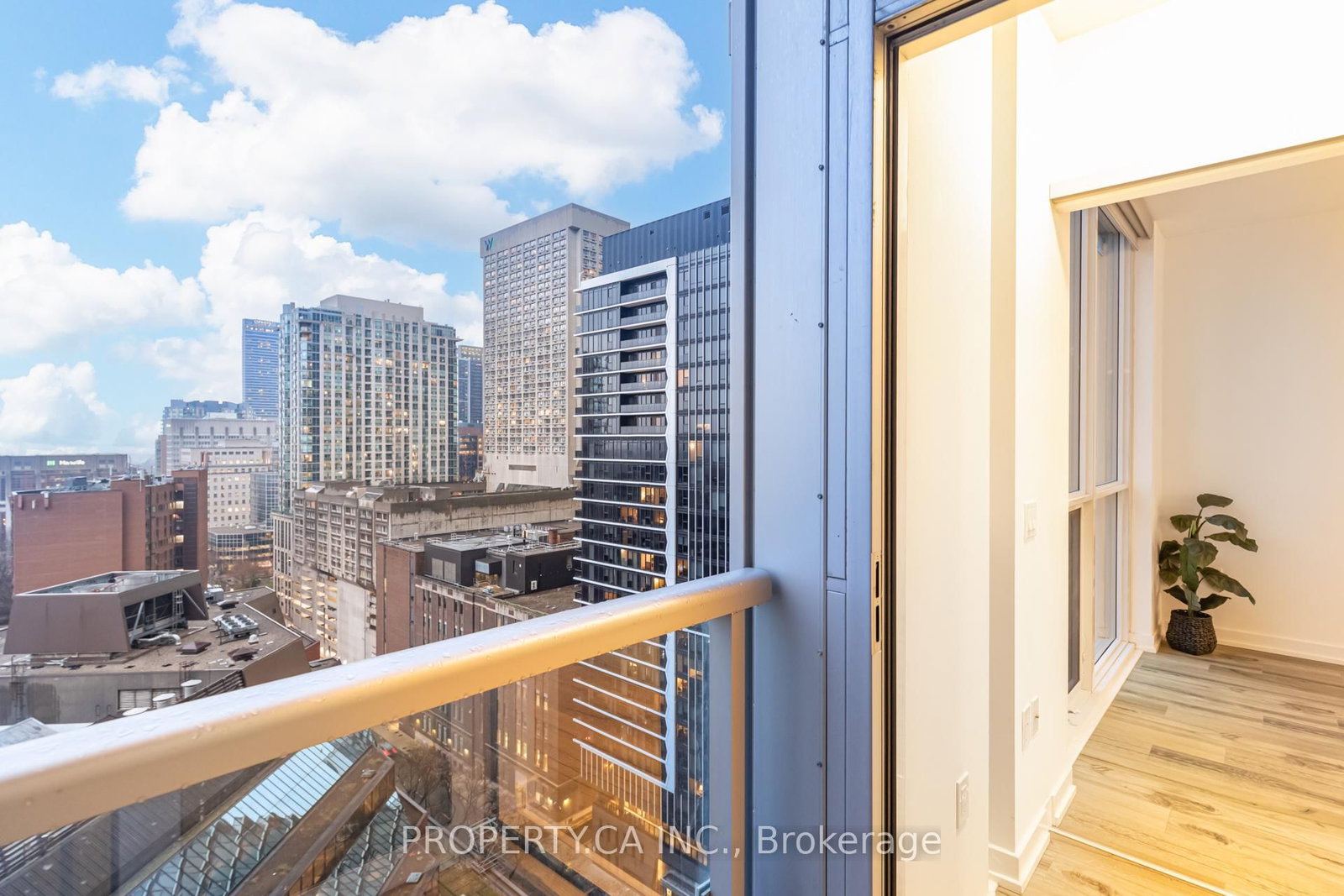 1 Yorkville Avenue, Unit 1710 - Photo 43