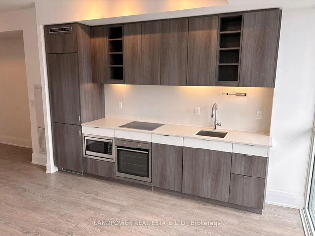 1911 - 101 Erskine Avenue