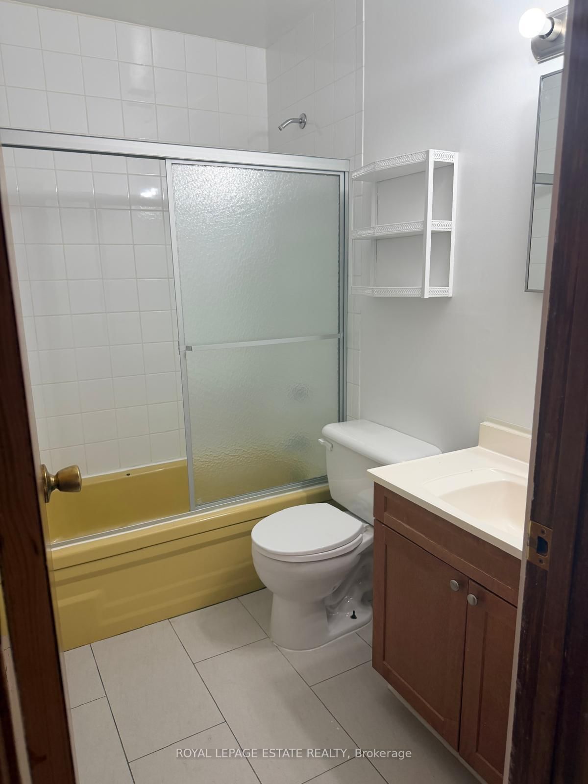 212 Byng Avenue, Unit Upper - Photo 11