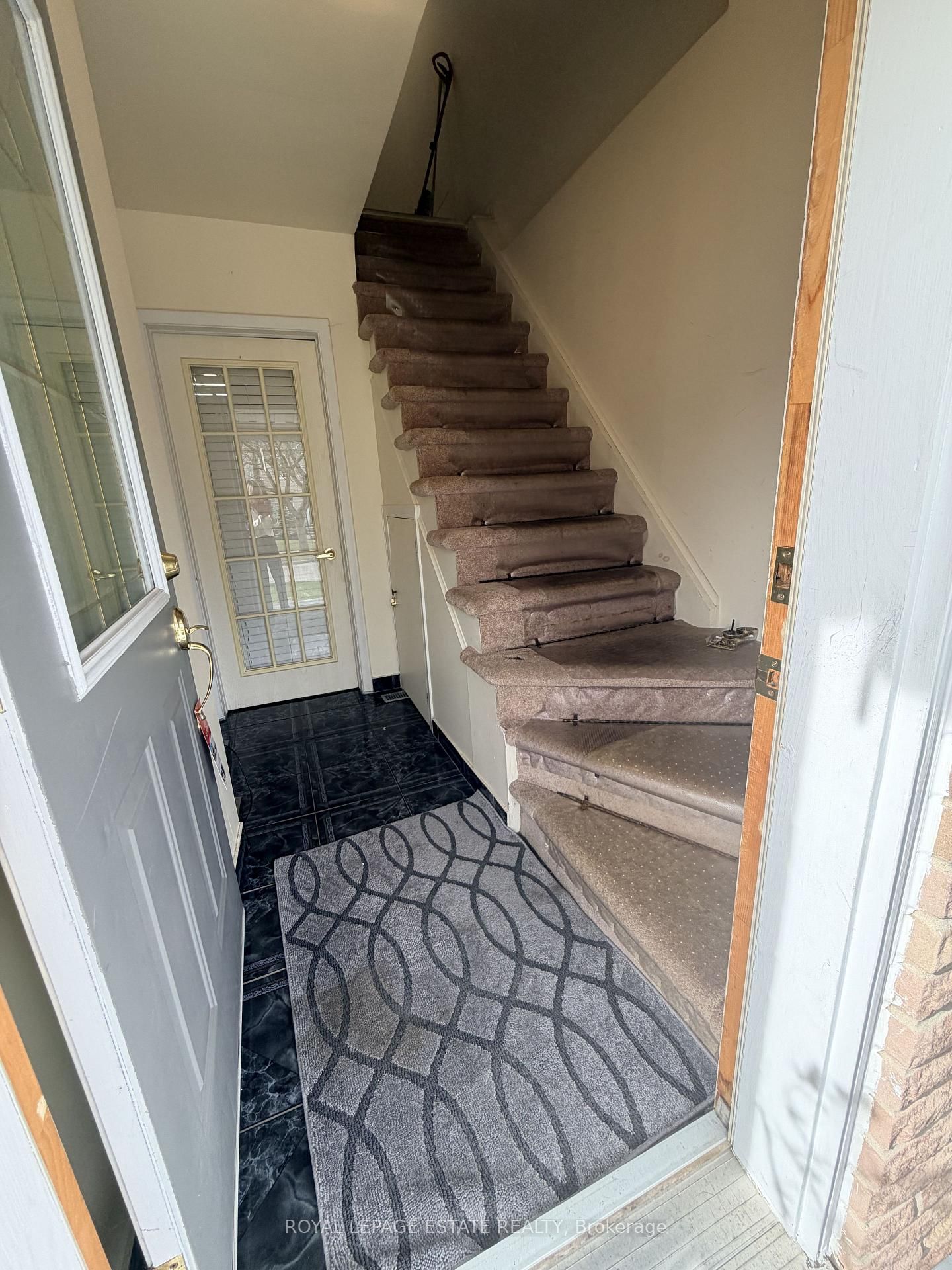 212 Byng Avenue, Unit Upper - Photo 13