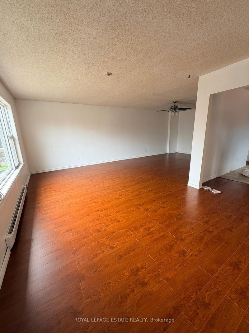 Upper - 212 Byng Ave, Toronto, M2N 4L1 | Image 3